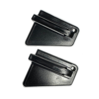 Clip de Ceinture x2 pour Renault R4 4L et Renault Estafette. Permet d'Ajuster la Hauteur de Ceinture au Niveau du Cou. Avec Oreille d'Attache.
