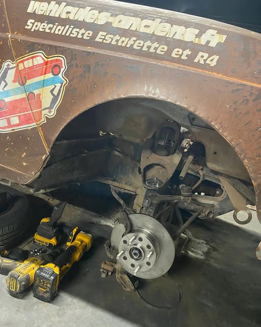 montage kit moyeux tambours 4x100 renault r4 4l