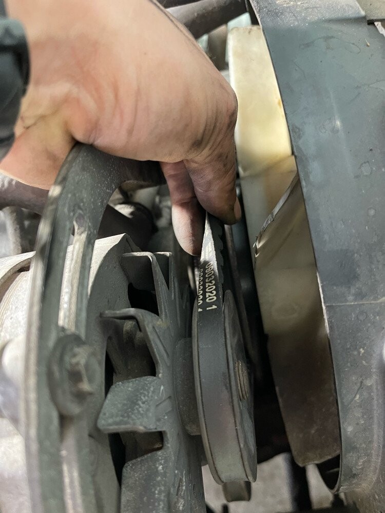 Renault R4 4L verification tension courroie