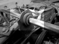 Caoutchouc pour guidage de la canne du levier de vitesse pour R4 4L. Sur la traverse ou radiateur. – Image 4