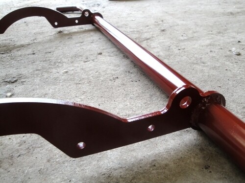 Paire de ferrures pour réaliser un pare-choc tube arrière pour Renault R4 4L, pour tube diamètre 42 mm.