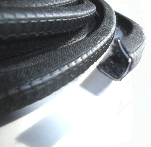 Coulisse de vitre largeur 13mm, pour vitres coulissantes des portes avant pour Renault Estafette. Pour les 2 portes. – Image 2