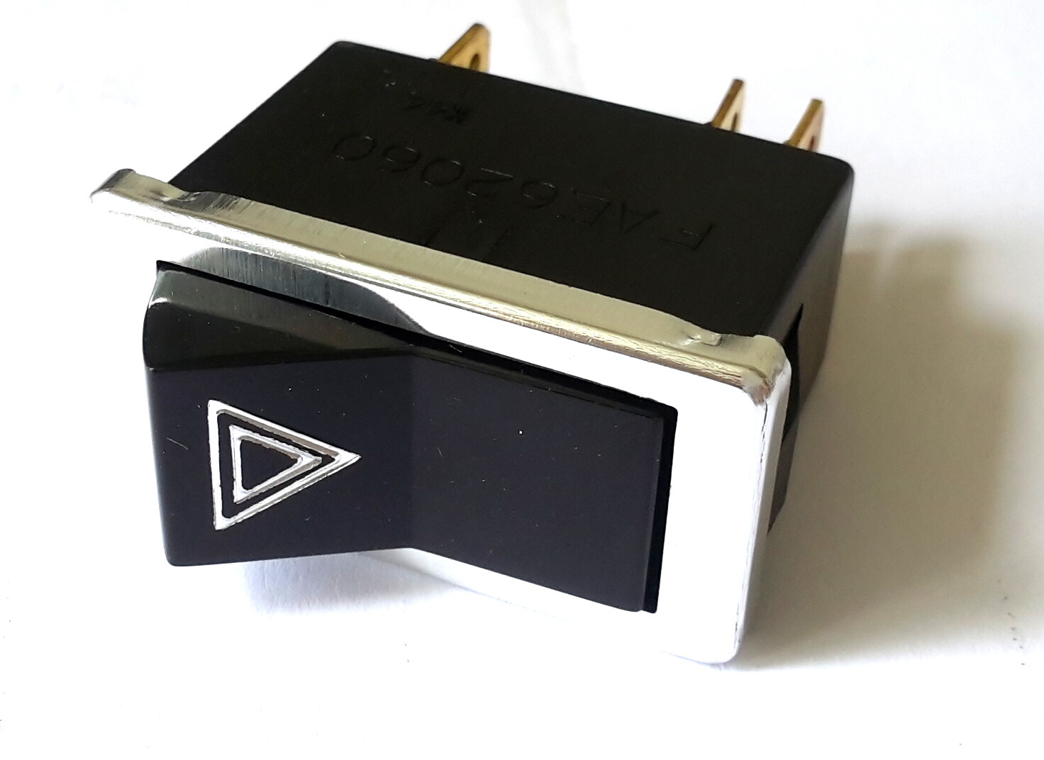 Interrupteur de warning pour Renault R4 4L et Renault Estafette.