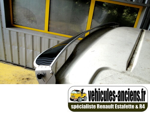 Casquette de pare-brise, pare-soleil extérieur pour Renault Estafette. Couleur rouge. – Image 4