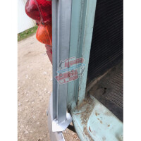 Profil pied de montant pour arrière sous hayon de caisse Renault R4 4L berline. Côté gauche.