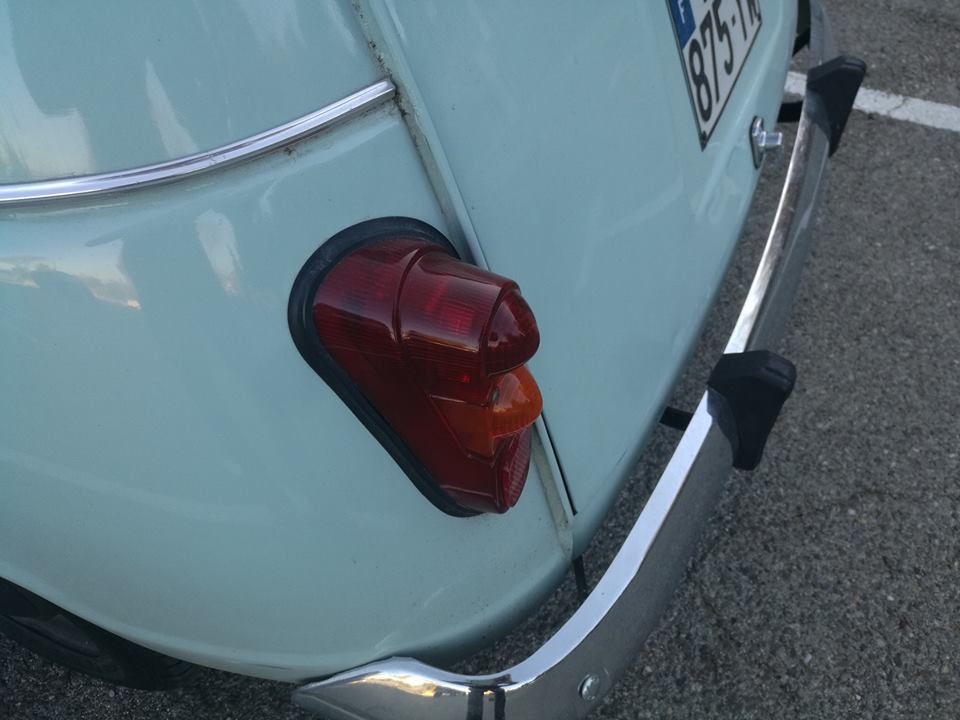 renault R4 4L aile arriere gauche vehicules anciens fr 1