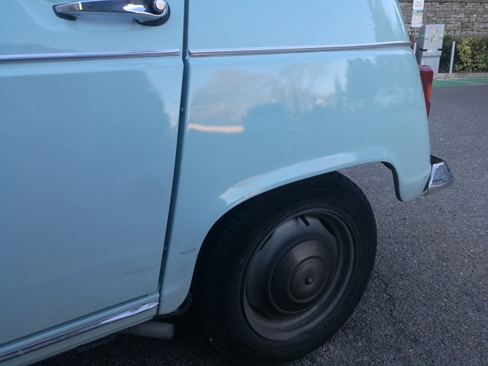 renault R4 4L aile arriere gauche vehicules anciens fr 3