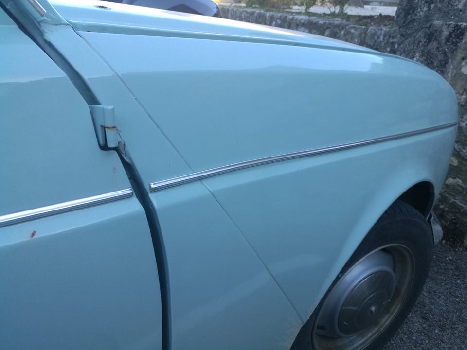 renault R4 4L aile avant droite vehicules anciens fr 1