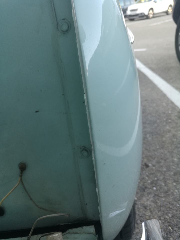 renault R4 4L aile avant gauche vehicules anciens fr 1